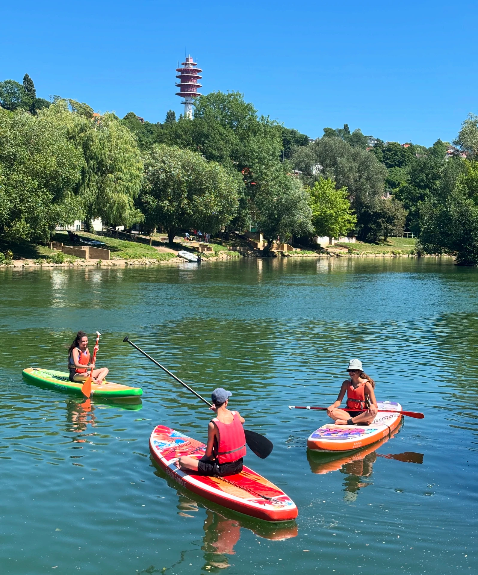 Session paddle en groupe sur la Marne à Saint-Maur-des-Fossés